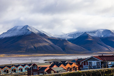 Longyearbyen - Svalbards største tettsted Longyearbyen - Svalbards største tettsted