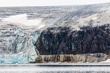 Natur - Naturen på øya er dramatisk og vakker