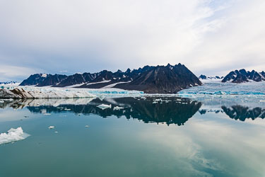 Natur - Naturen på øya er dramatisk og vakker Natur - Naturen på øya er dramatisk og vakker